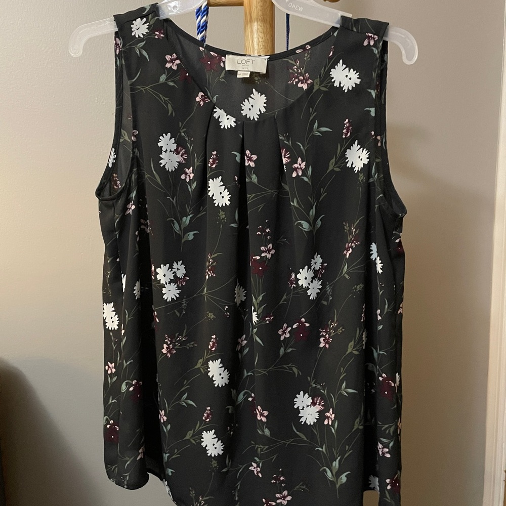 Floral LOFT Sleeveless Blouse - Petite Medium